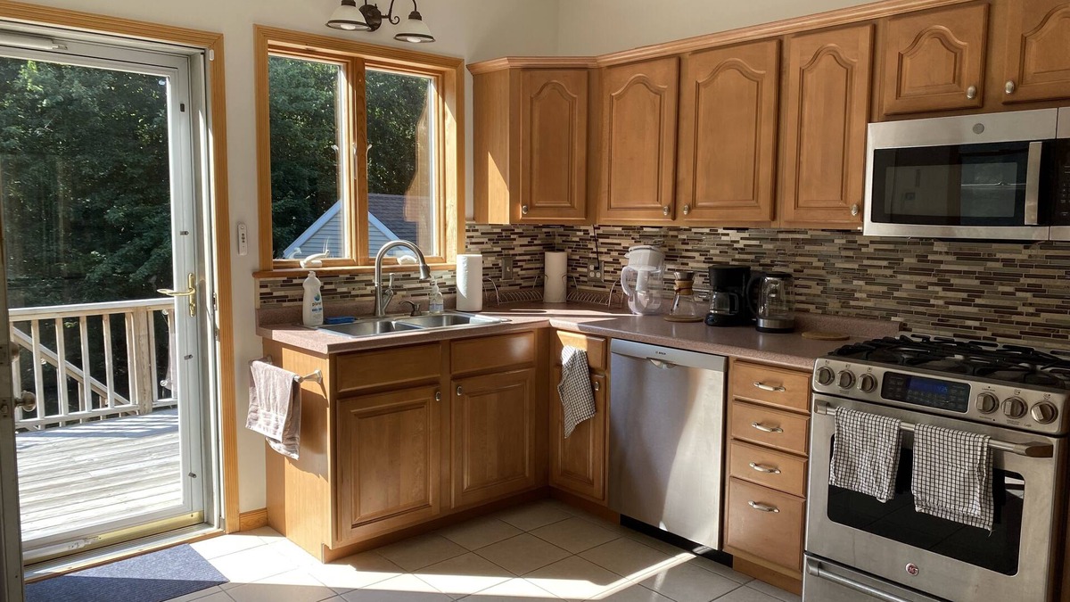 Middle Grove House | Private 3 bedroom home 3 acres 20 mins to Saratoga