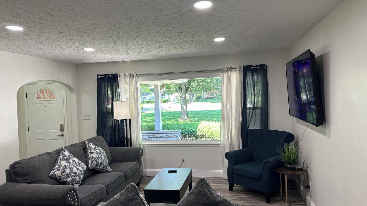 Wayne House | Private 4 BDRM- 2 BTHS house, 5 Miles from Downtown #6 ❤️