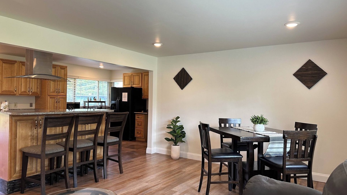 Wayne House | Private 4BDRM-3 BTHS house, 5 Miles from Downtown #3 ❤️