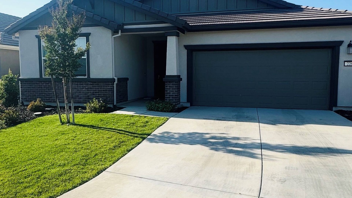 Lincoln House | Private 4BR Retreat with Hot Tub, bbq, outdoor tv near Thunder Valley