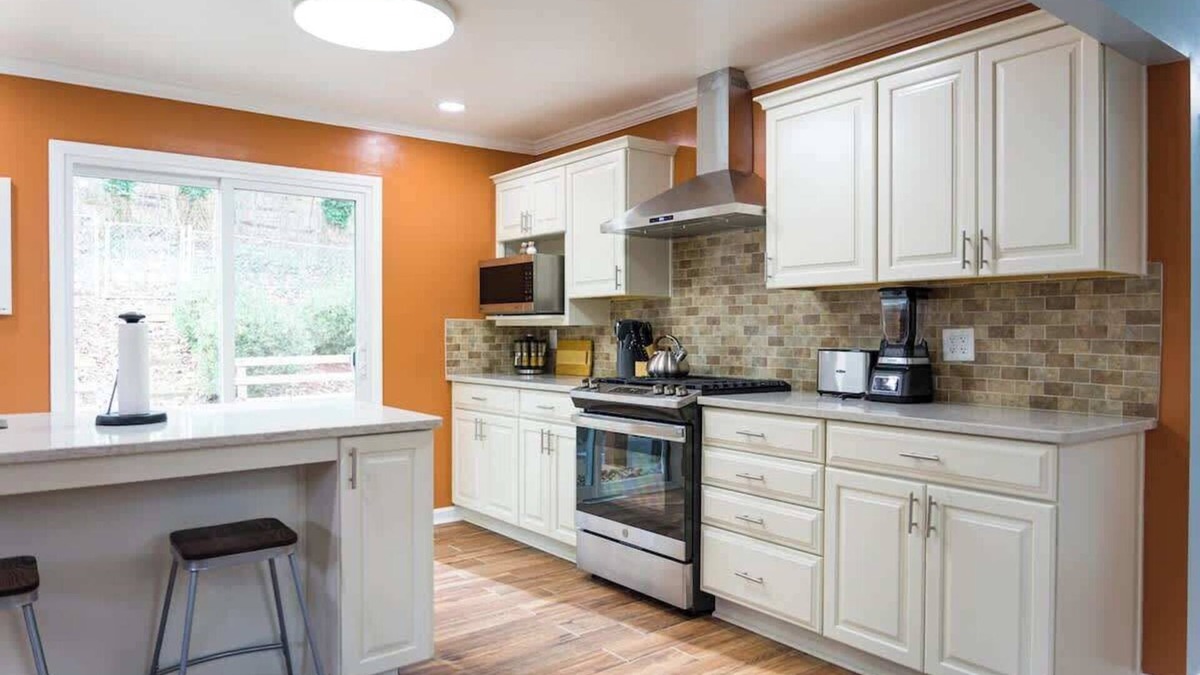 Cave Spring House | Private 5 Bedroom House Nestled in Heart of Town