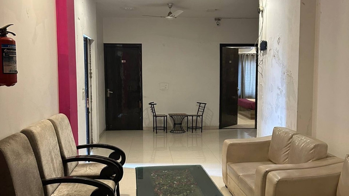South City I Apartment | Private 5bedrum party floor in central Gurgaon