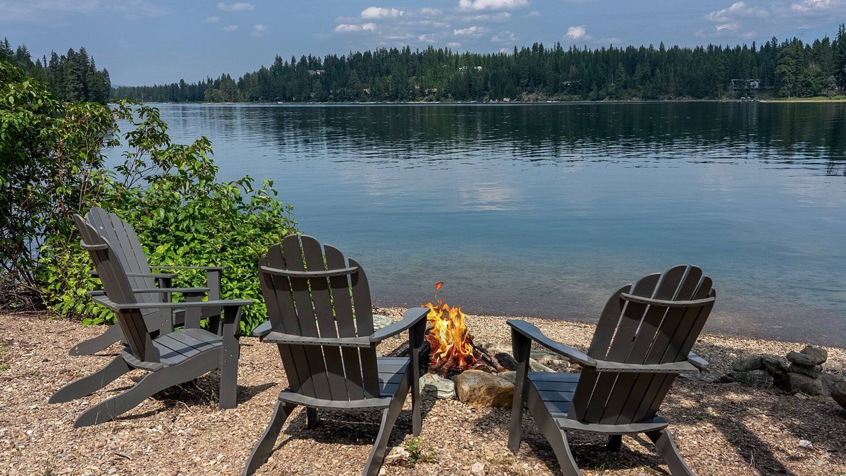Bigfork House | Private access to Swan Lake, hot tub, dock