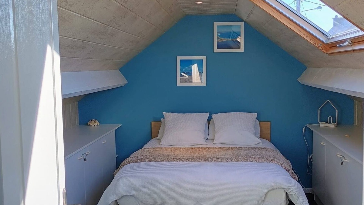 Gavres Apartment | Private accommodation 50 m from the beach