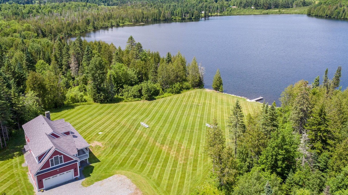 Glover House | Private All-Season Waterfront Retreat on 55 Acres