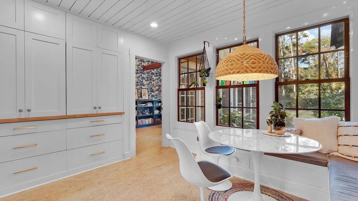 Isle of Hope Historic District House | Private and charming 2-bedroom house with spacious yard and firepit.