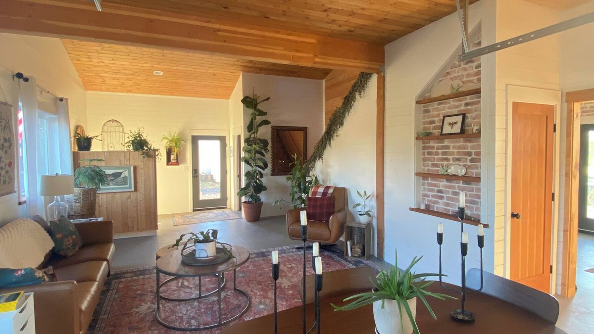 Carlton House | Private and charming space in Wine Country, a perfect wine tasting base camp.
