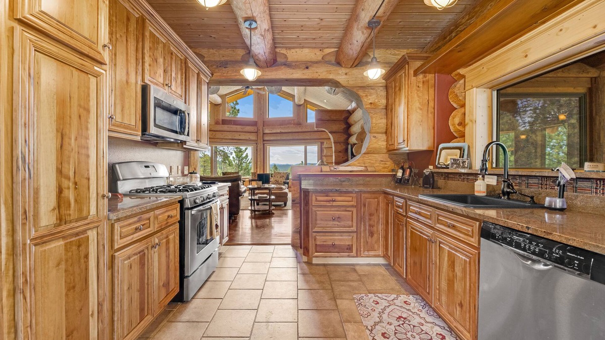 Nemo House | Private and secluded home with balcony, decks, patio, and wildlife views