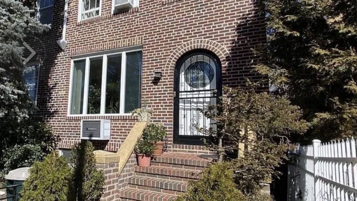 Bay Ridge Apartment | Private Apartment in Bay Ridge Brooklyn NY, with off street parking, near subway