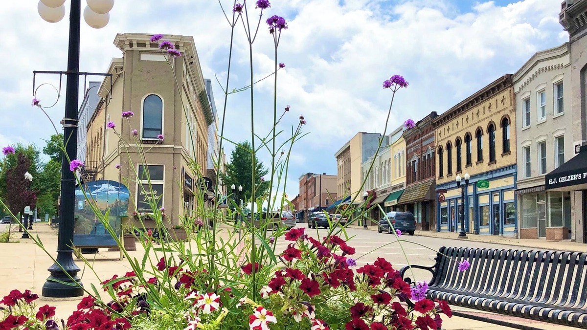 Hillsdale Apartment | Private Apartment in Historical Downtown Hillsdale