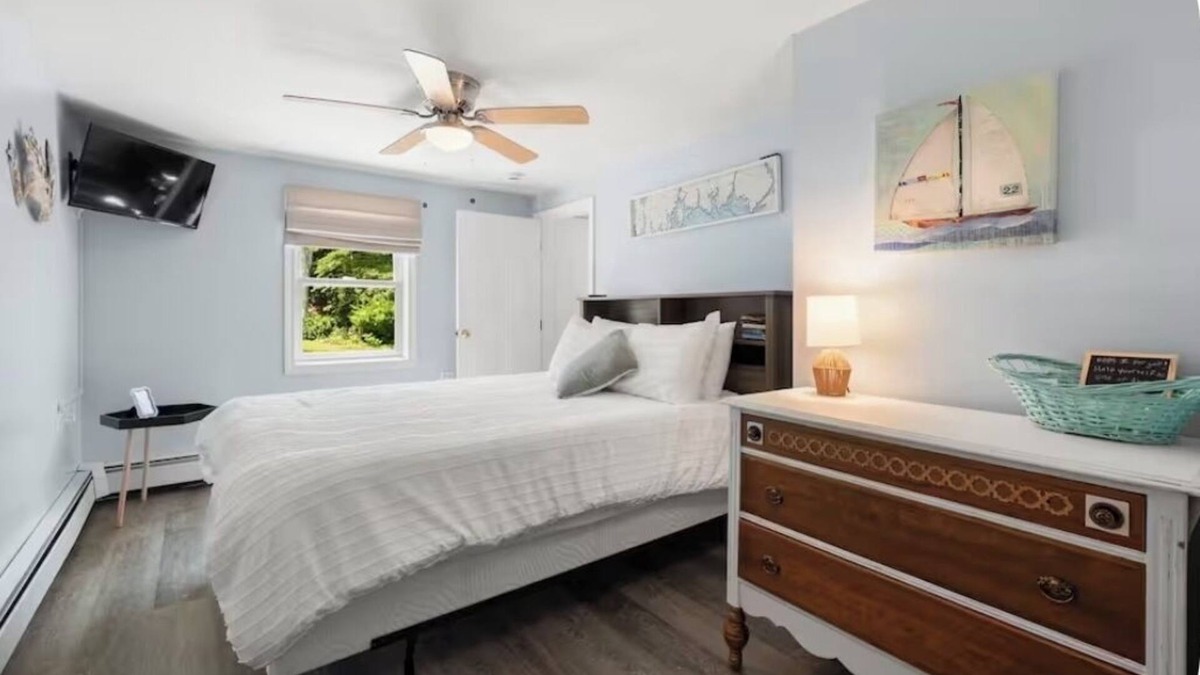 Pawcatuck Apartment | Private Apt 1 mile from Downtown Westerly. Short drive to Mystic & Casinos