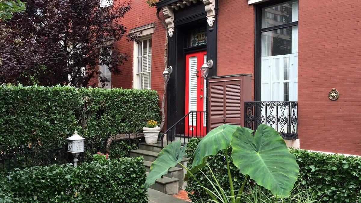 Logan Circle Apartment | Private Apt. in Historic Home: Walk to Monuments, Museums & Convention Center.