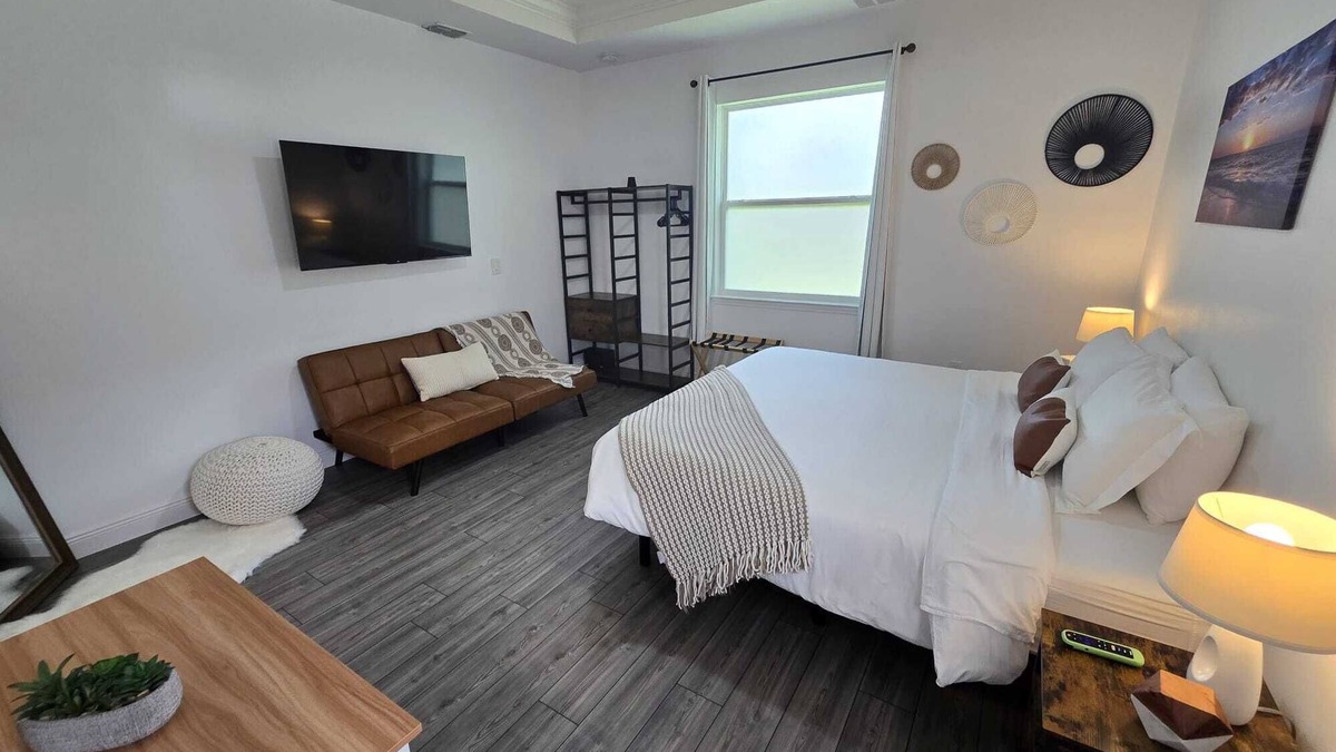 Port Saint Lucie Apartment | Private apt, king bed, full kitchen, huge shower.n