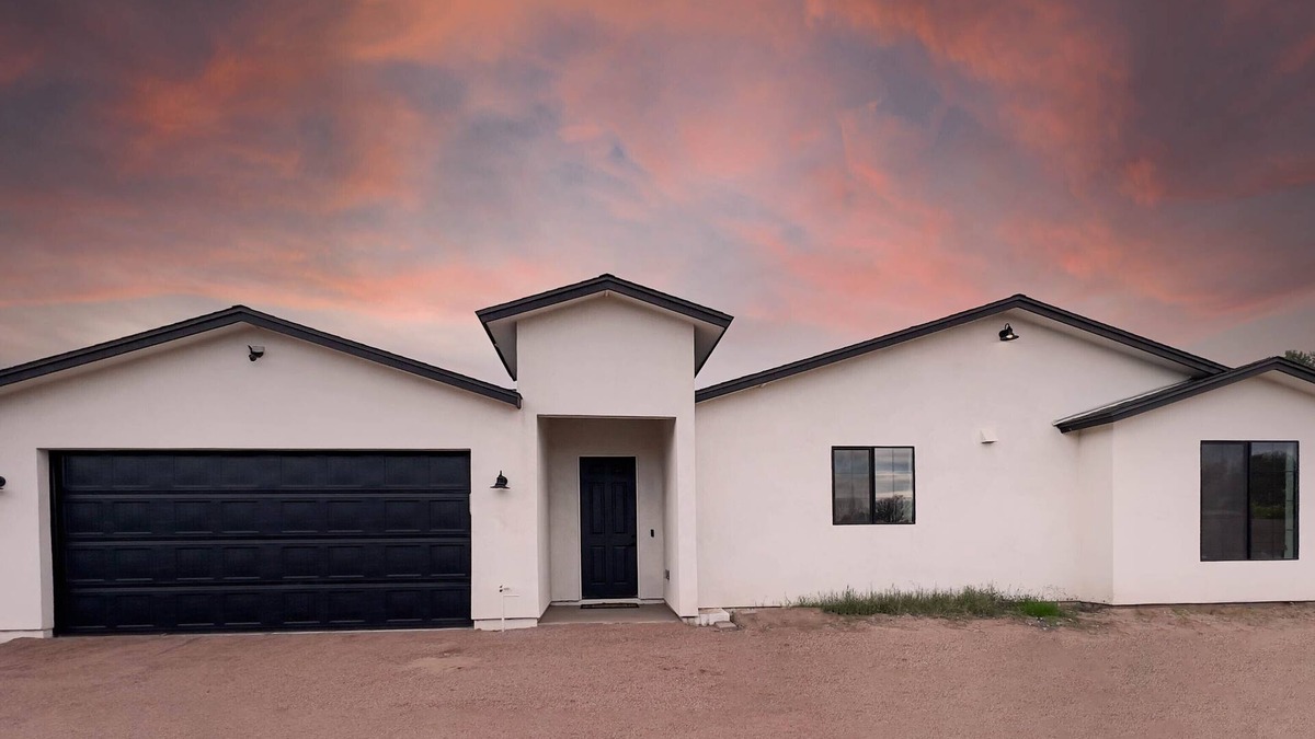 Gilbert House | Private back house on large lot located in Gilbert!