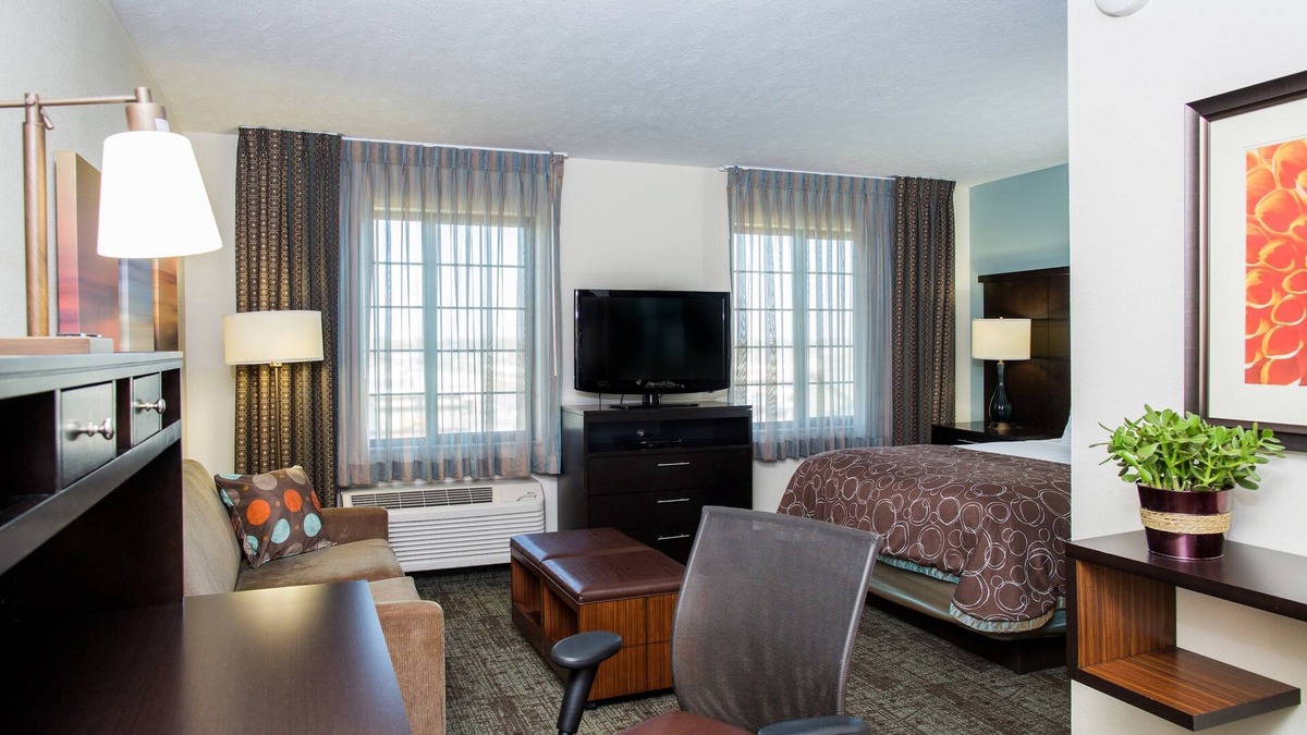 Marquette Apartment | Private Balcony. Free Breakfast Buffet. Downtown Marquette. Your Next Vacation!