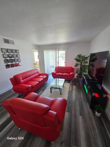 Burlington Apartment | Private Balcony-Pet Friendly -City Access -Gaming
