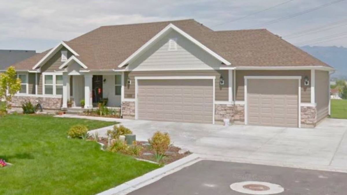 Saratoga Springs House | Private Basement Room * Lake View * Shared Bathroom