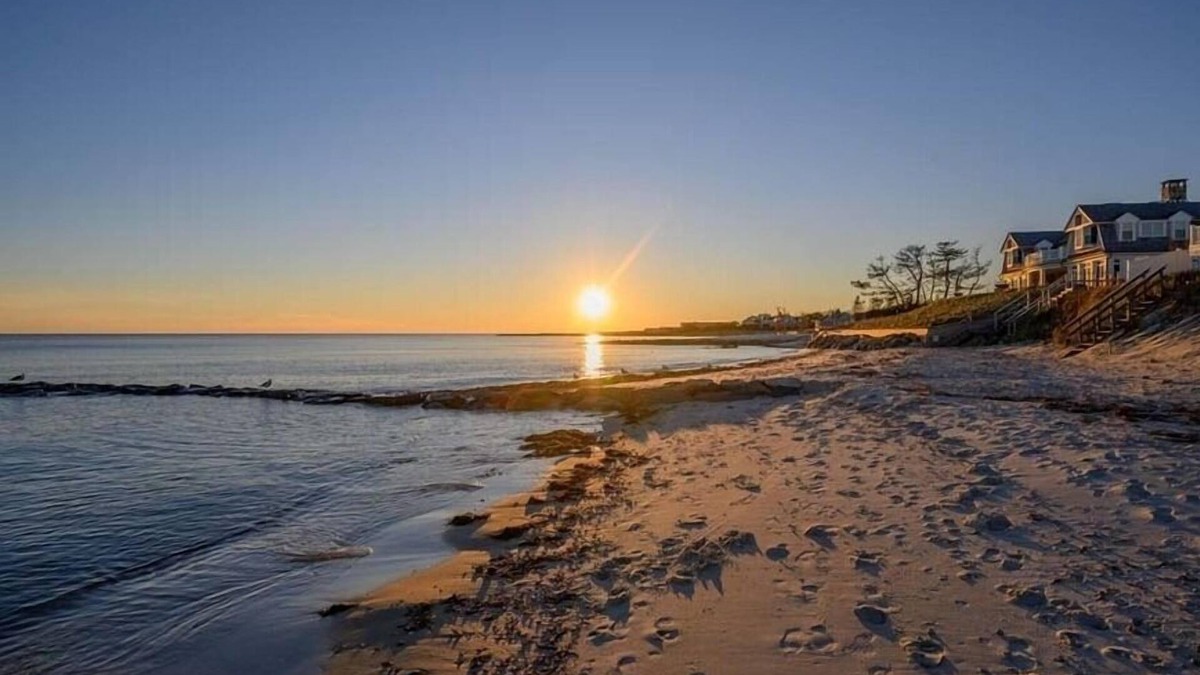 West Harwich House | Private beach. 4 bedrooms and 3 full baths. RPMS116