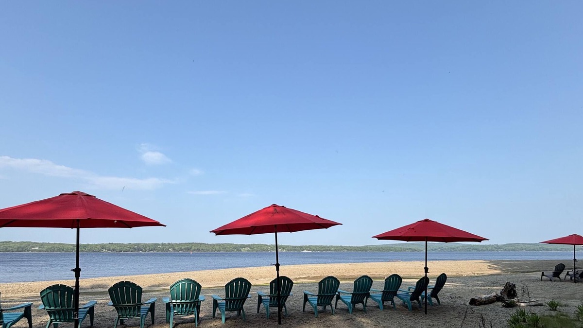 Sandy Point House | "🌊🏖️ Private beach🌲🏞️ Acadia?. 🦞🛥️ Bar Harbor😴 Sleeps 20🐾🐶 Pet friendly❤️affordable