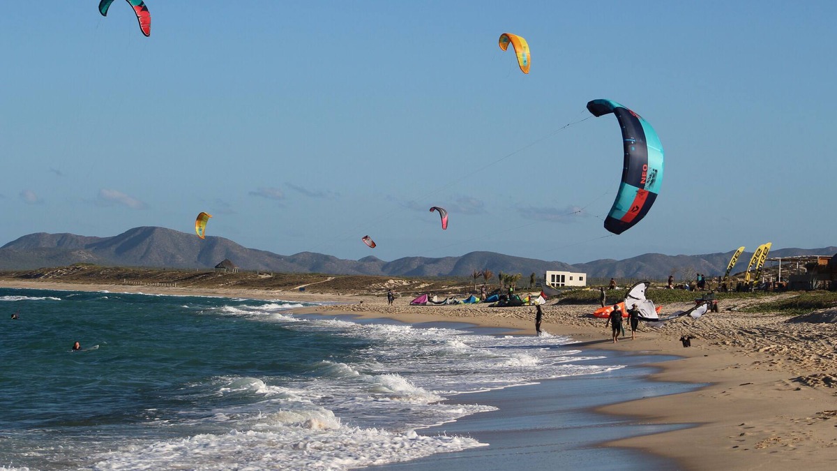 La Ventana House | Private Beach house oasis. Walk on waterfront. Kiting paradise at your door.