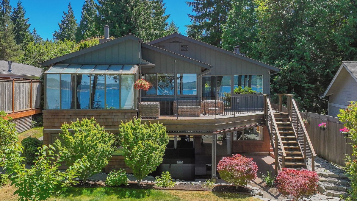 Poulsbo House | Private Beach in Little Norway, Hot Tub, 4000 sqft and more!