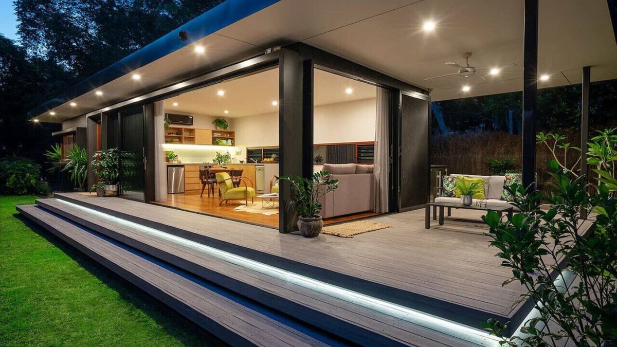 Broken Head House | Private Beachfront Bungalow. Pet-Friendly!