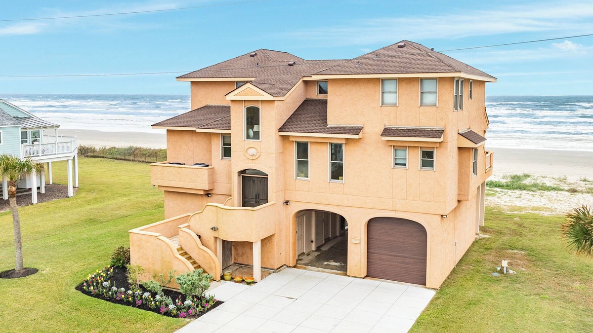 Indian Beach House | Private Beachfront Home, 3K + Bunk Rm, Walk Out to the Beach
