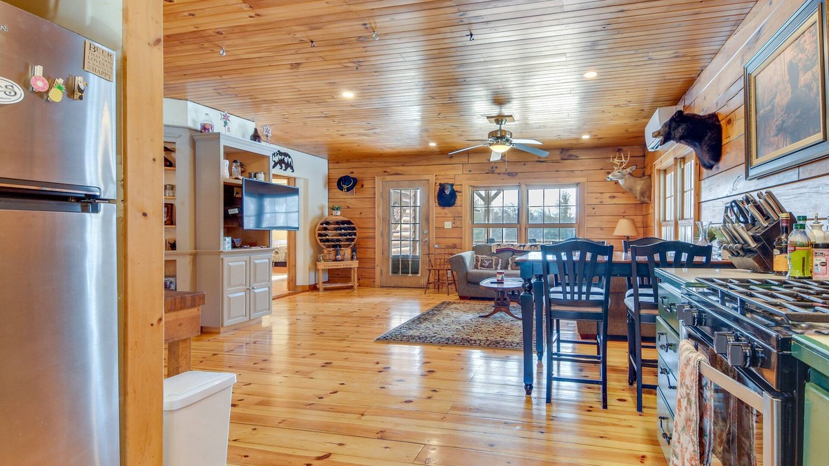 Bethel Cabin | Private Bethel Cabin w/Covered Deck: 5 Mi to Town