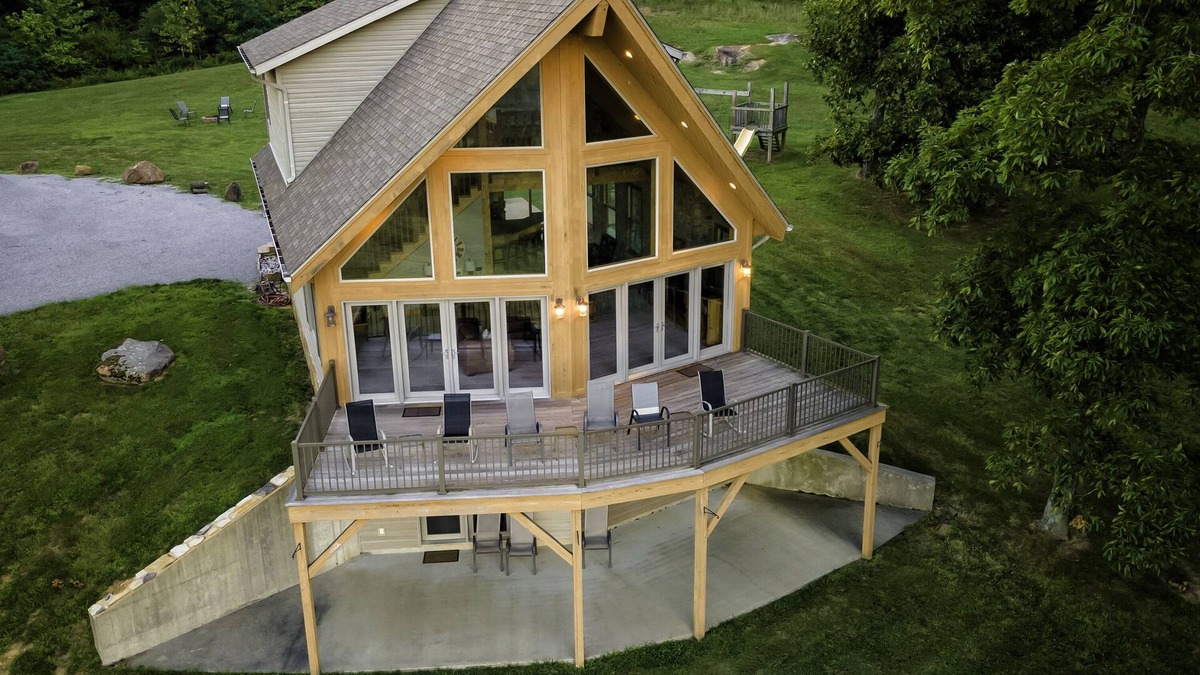 Goreville House | Private bluffs, 40-mile view on Shawnee Wine Trail
