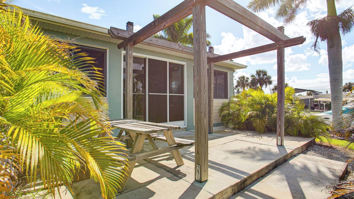 El Jobean Apartment | Private Boat Dock: Canal-Front Port Charlotte Gem
