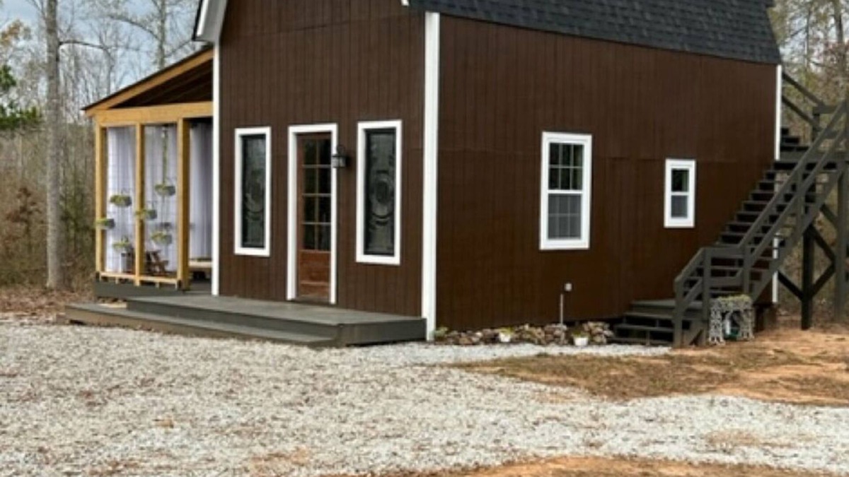 Covington House | Private Bungalow near Covingtons Mystic Falls