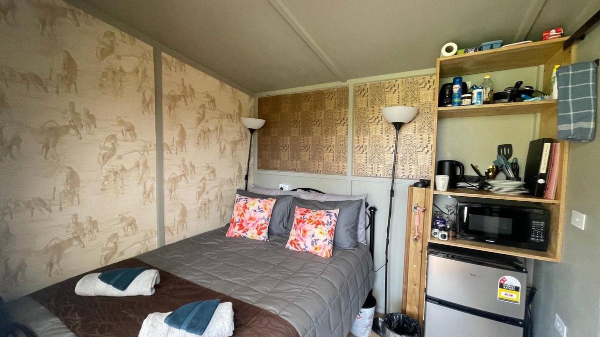 Taumarunui Villa | Private Bush Hut Wi