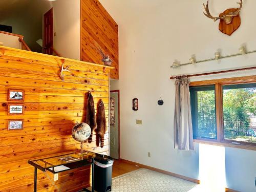 Crandon House | Private Cabin Getaway