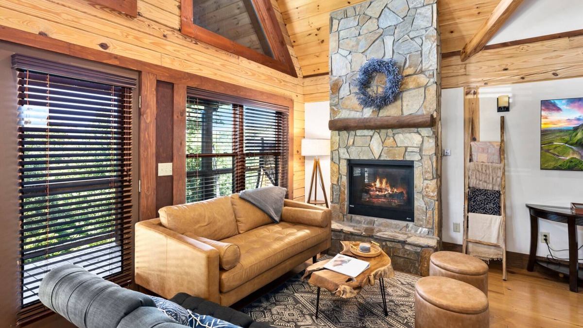 Lenoir Cabin | Private Cabin in Gated Community