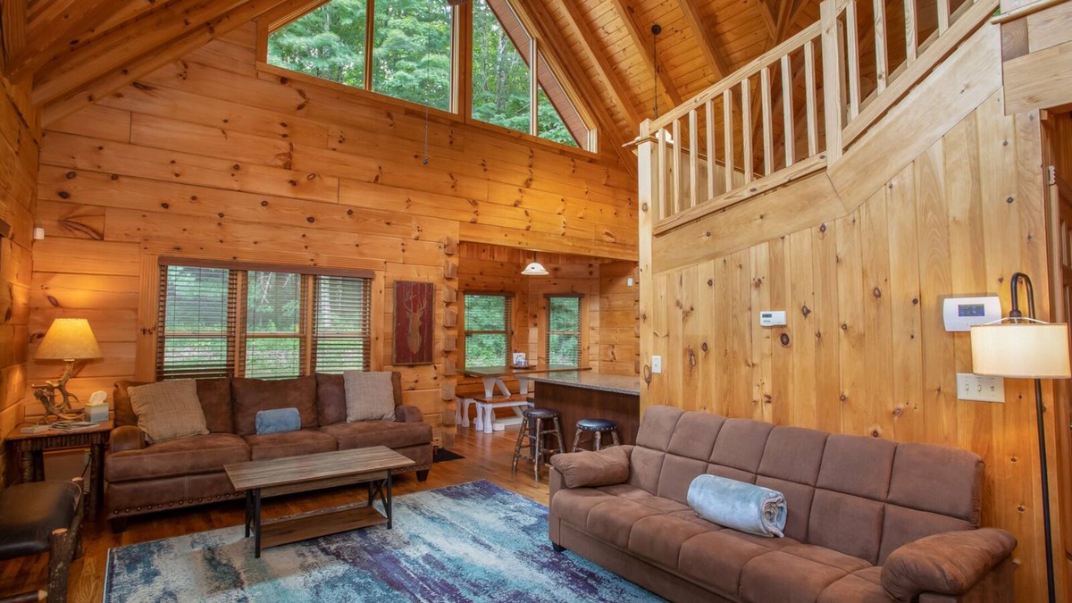 West Jefferson Cabin | Private Cabin with Hot Tub & Large Yard