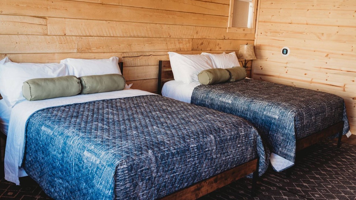 Hanksville Cabin | Private cabins near Goblin Valley State Park. Pet-Friendly!