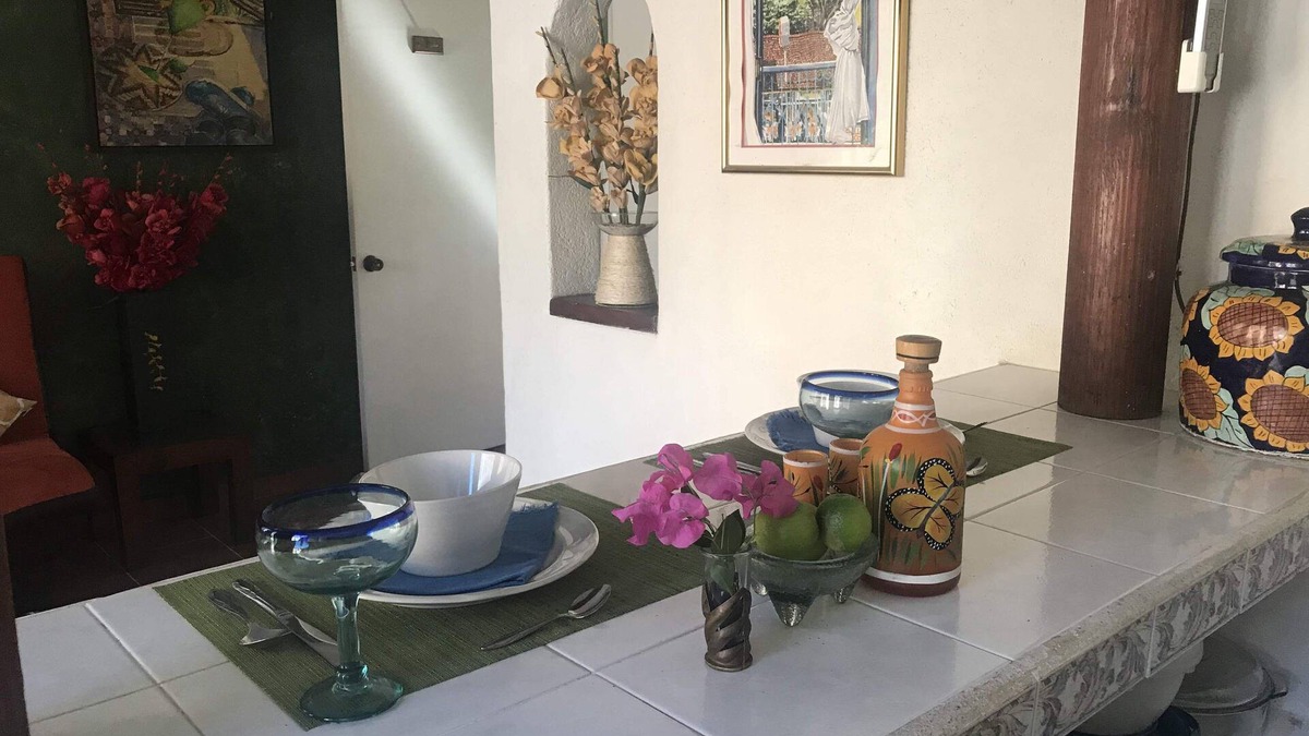 Ixtapa - Zihuatanejo Cottage | Private Casita, 1BR, A/C, 1 Block to the Best Beach in Zihuatanejo