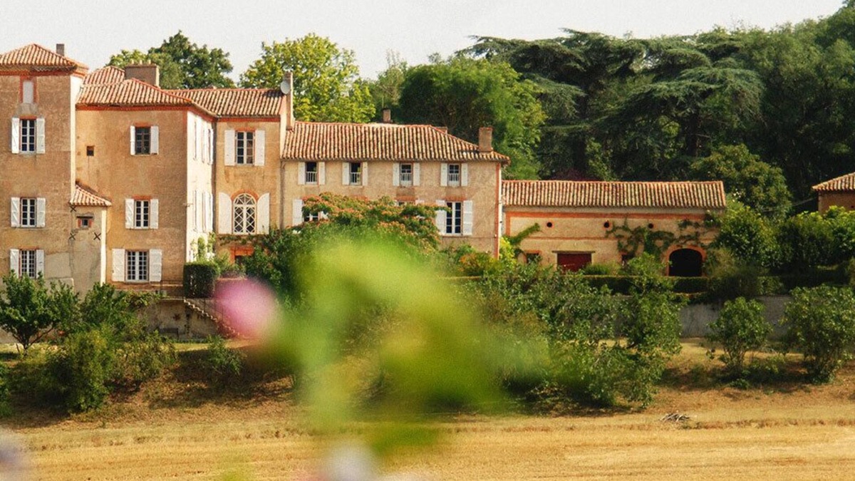 Montadet House | Private Chateau with swimming pool & beautiful view - Europe's Best Group Villa