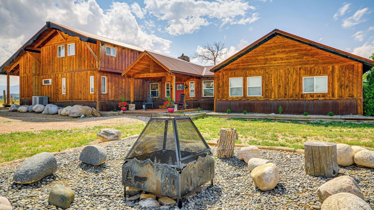 Clark Cabin | Private Clark Ranch Retreat w/Mountain Views!
