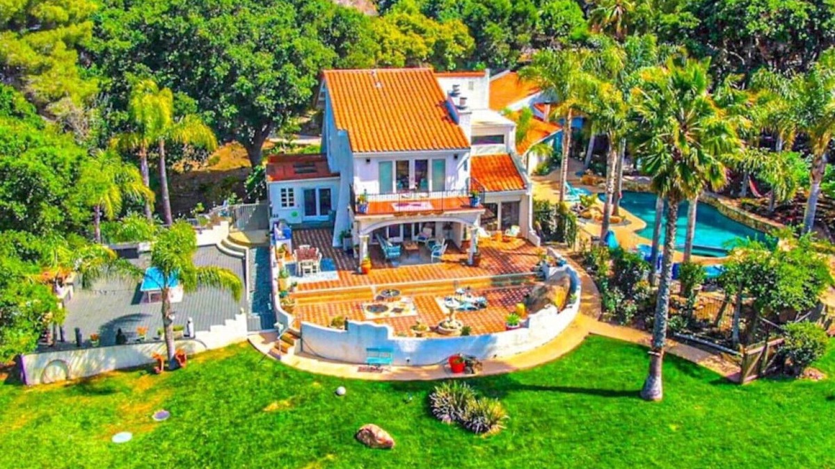 Calabasas House | Private Compound Malibu Retreat Salt Pool Yoga