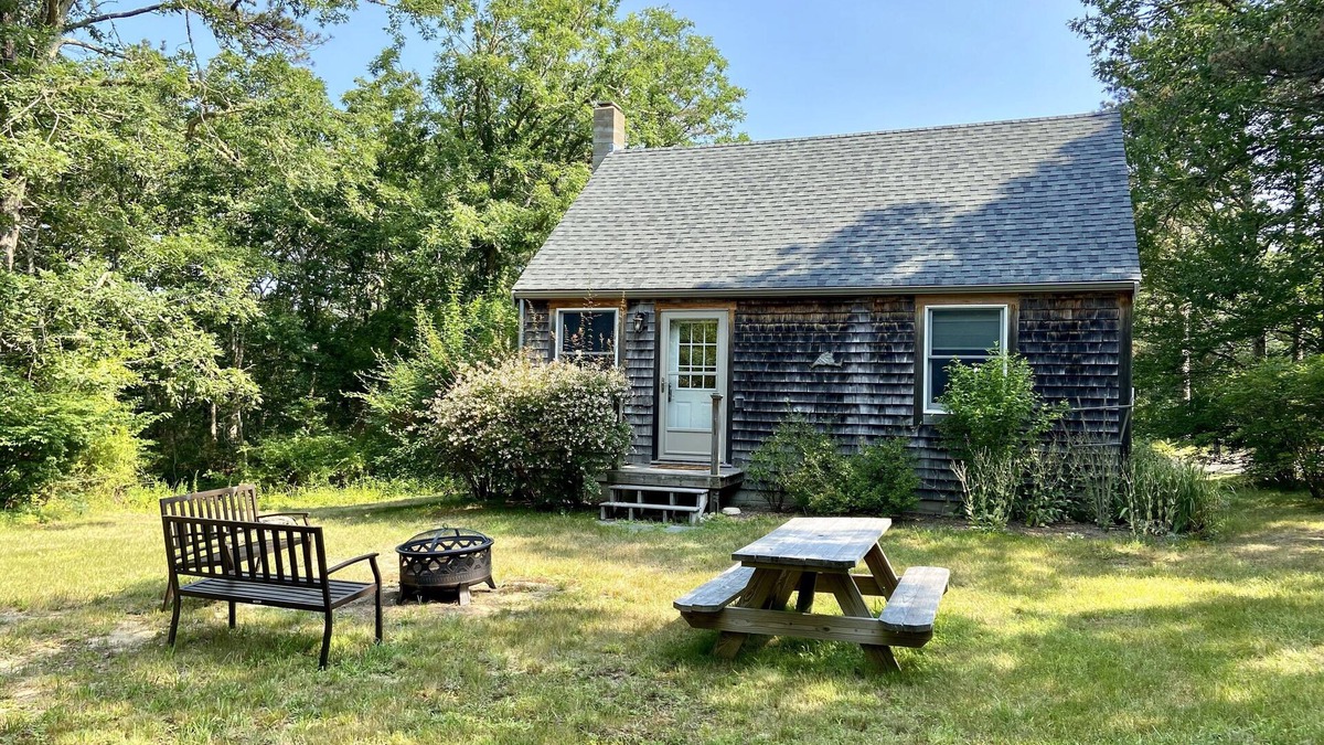 West Tisbury House | Private cottage nestled in center of the Vineyard
