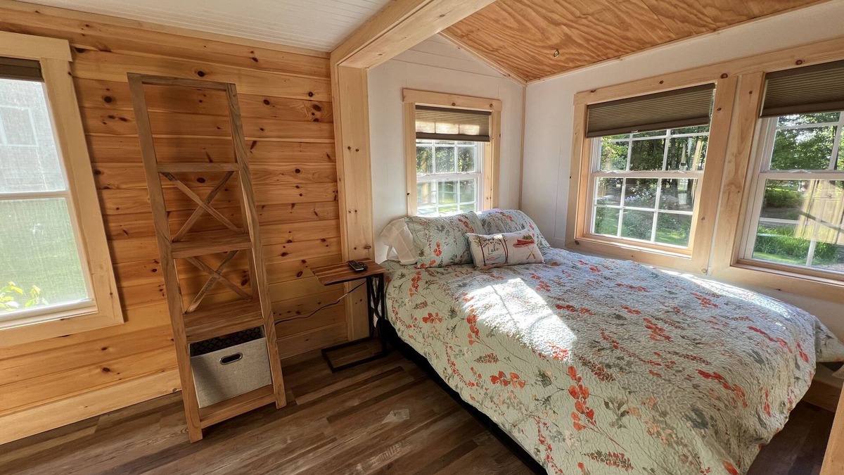 Belfast Cottage | Private cottage on Swanlake
