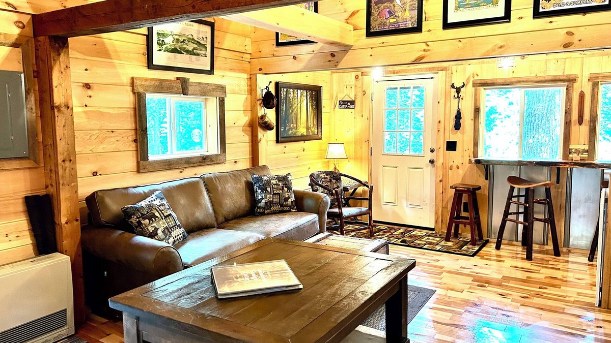 Abbot House | Private Cottage on the River