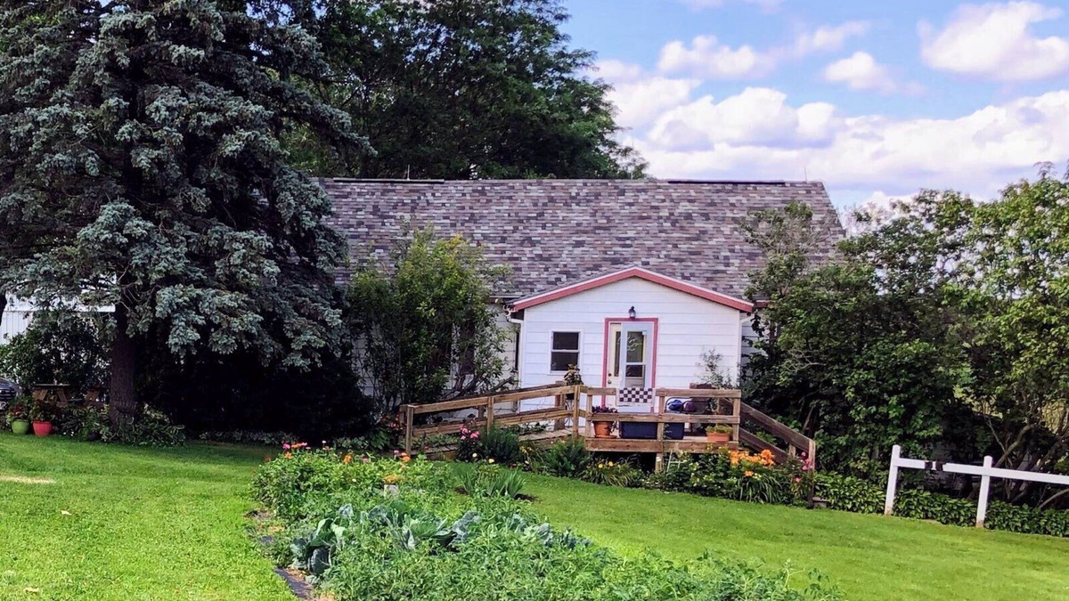 Viroqua Other | Private, Cozy, Driftless 2BR Farmhouse on 80 acres, 2 miles from Viroqua, WI