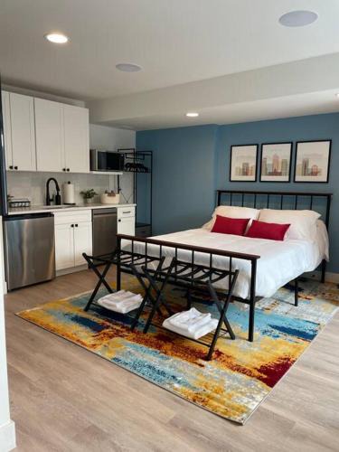 Jefferson Park Apartment | Private, cozy, suite by Mile High Stadium and Downtown Denver!