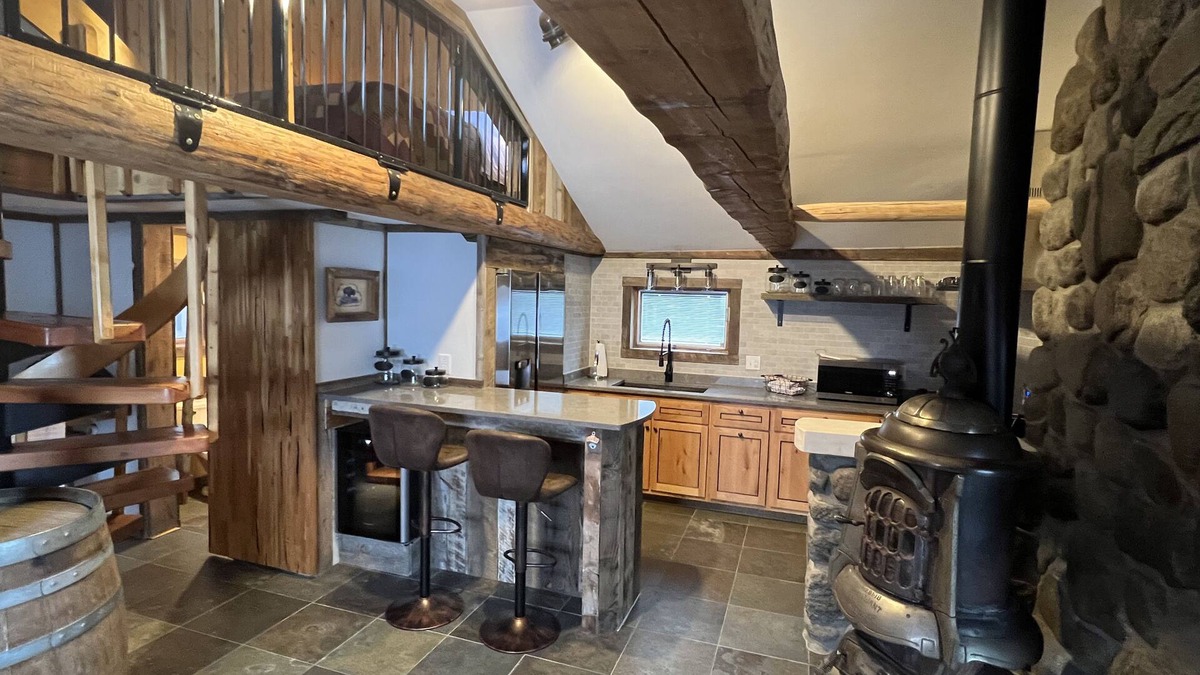 Gardiner Cabin | Private Custom Cabin on Yellowstone River with Breathtaking Views