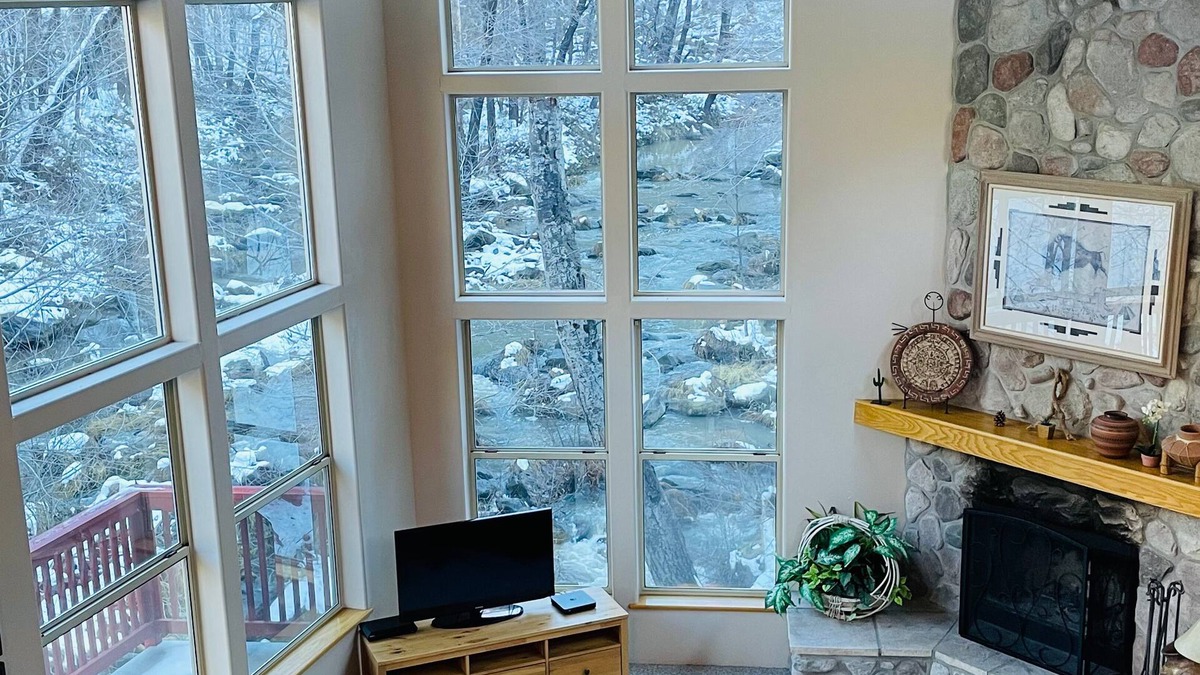 Sedona House | Private Deck ON THE CREEK Oak Creek 3 BR Home Canyon Views, Close to Sedona