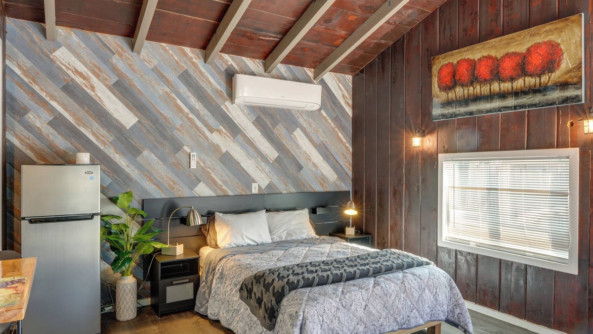Frazier Park Apartment | Private Deck & Views: Frazier Mountain Cabin