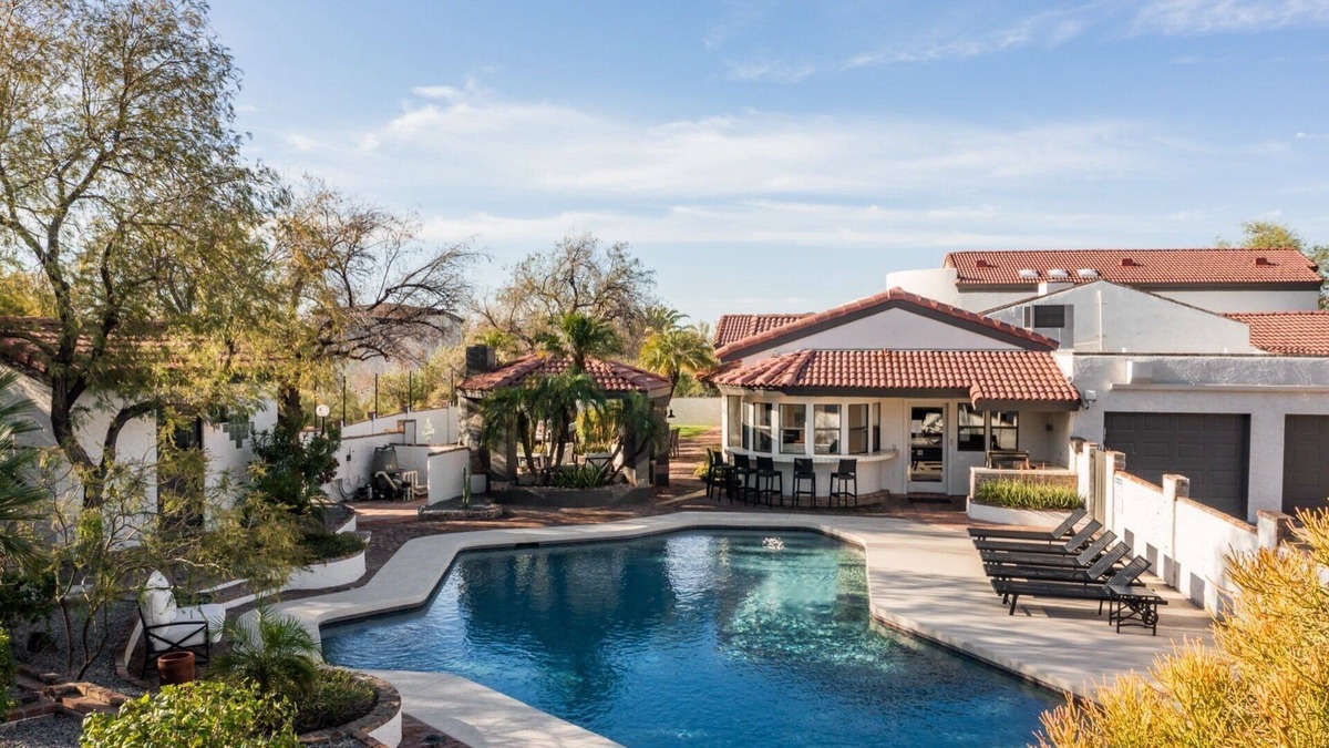 Scottsdale House | Private Desert Compound w/pickle-ball, heated pool and more!