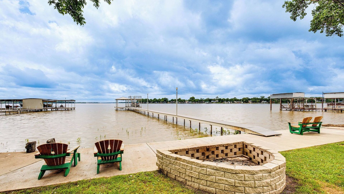 Newark House | Private Dock & Deck: Eagle Mountain Lake Retreat!